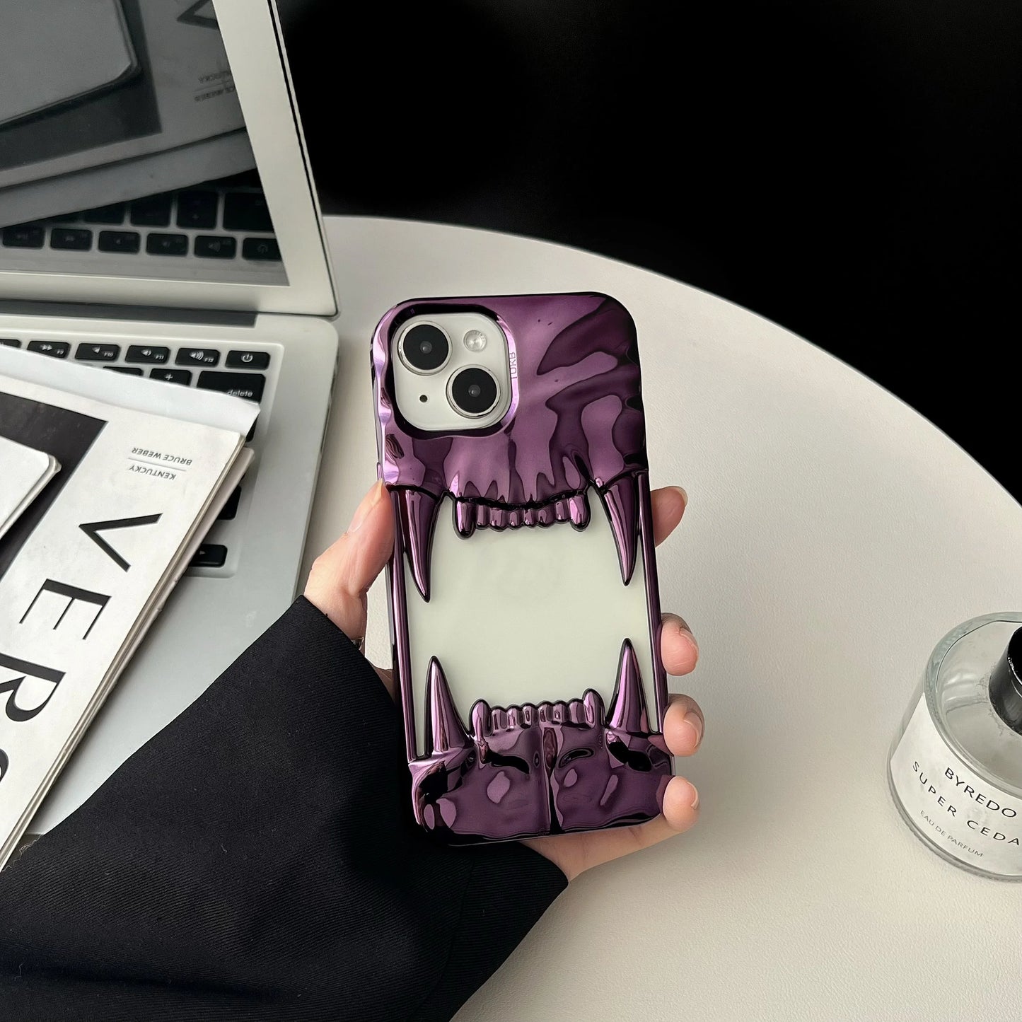 Husa iPhone Tiger Teeth Milk White